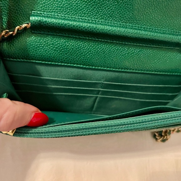 Chanel 18s Emerald Green WOC - Picture 4 of 11